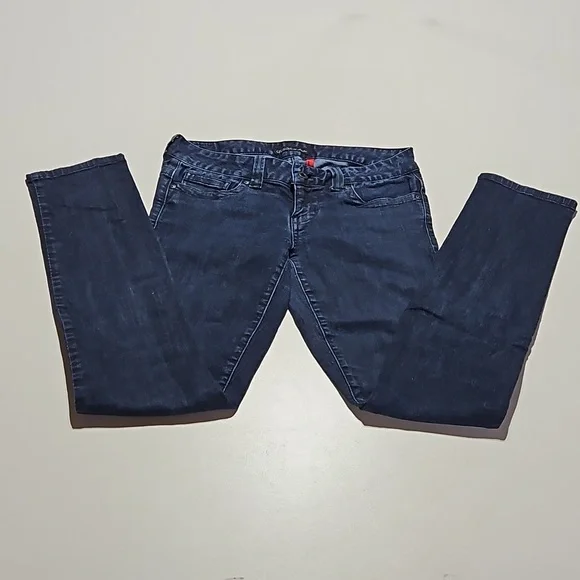 Guess Low Rise Jeans - Picture 3 of 9